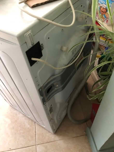 Photo of free Hotpoint washing machine (Woodbridge IP12) #4