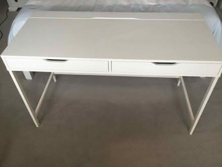 Photo of free White desk 130 x 60cm (7 Dials, Brighton BN3) #1