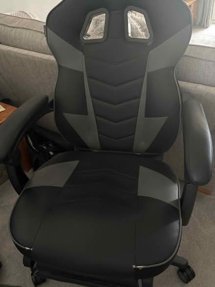 Photo of free Elecwish gaming chair (Pewsham SN15) #1