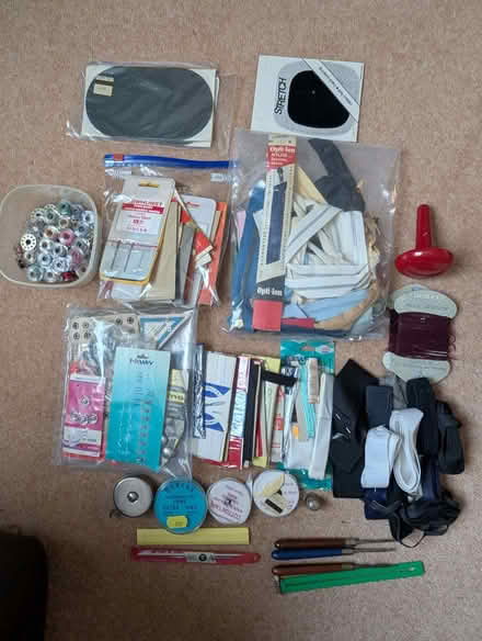 Photo of free Sewing bits and bobs (Lower Earley RG6) #1