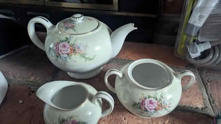 Photo of free Teapot creamer and sugar (Kent Island) #1