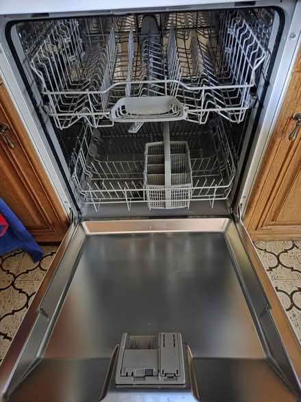 Photo of free Bosch Dishwasher (High Barnet EN5) #2