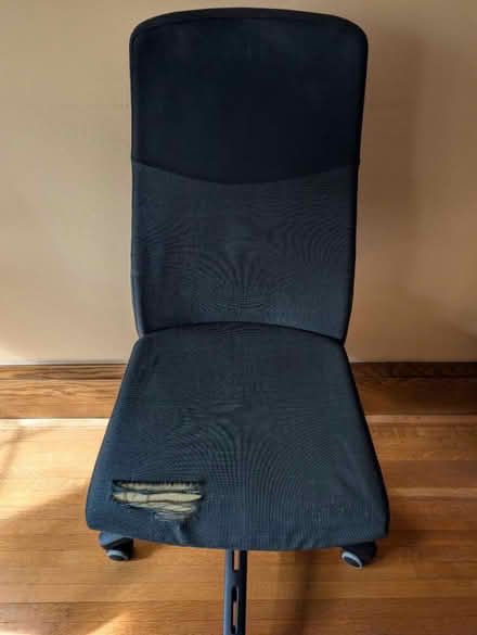 Photo of free Desk chair (Bloor West Village) #1