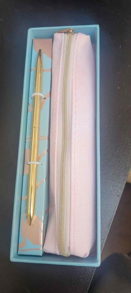 Photo of free Gift set (Horsforth LS18) #1