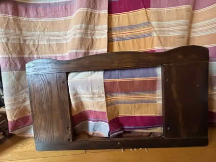 Photo of free Vintage Wooden mirror frame (FelixstoweWoodbridgeFreegle CGA IP12) #1