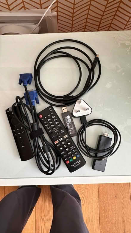 Photo of free 42 inch flat screen LG TV (W8, Kensington) #2