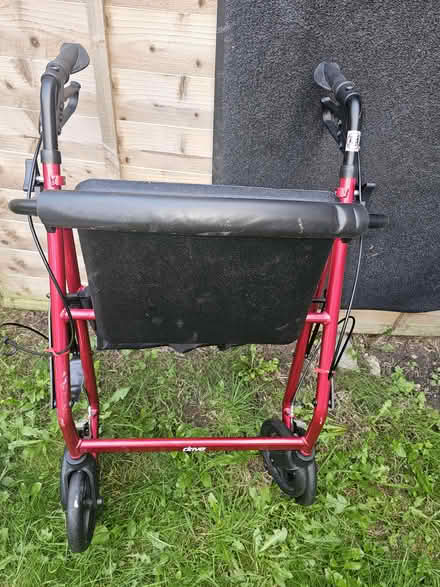 Photo of free Walker with seat (Burton-upon-Trent DE14) #2