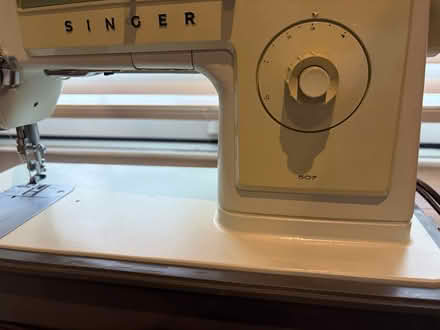 Photo of free Singer Sewing Machine Model 507 (Hitchin Herts SG4) #4