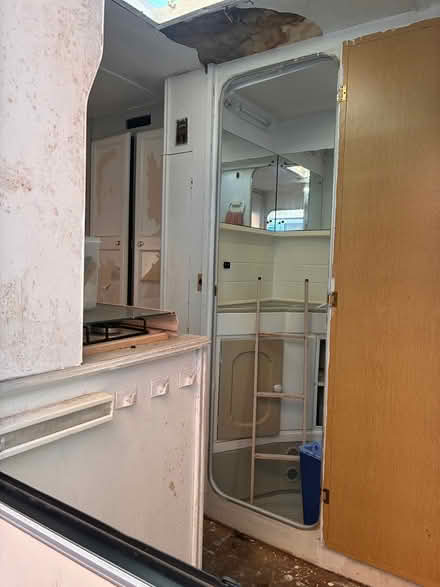 Photo of free 5 Bearth Caravan (Mansfield NG20) #2