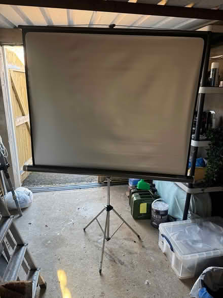 Photo of free Projector screen (Roffey) #1