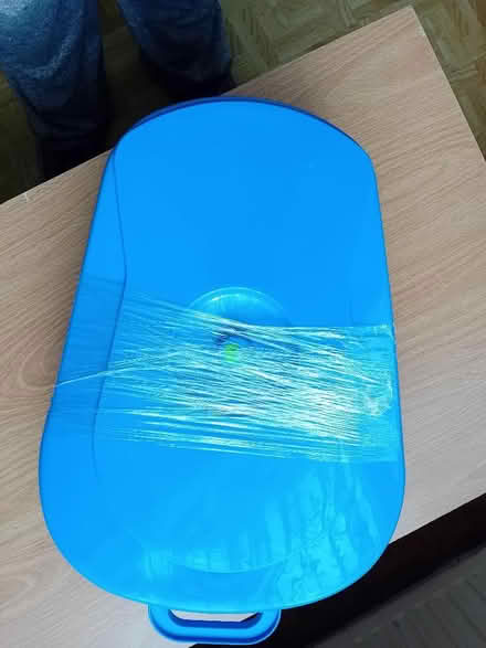 Photo of free Blue bed pan (Rose Hill OX4) #1