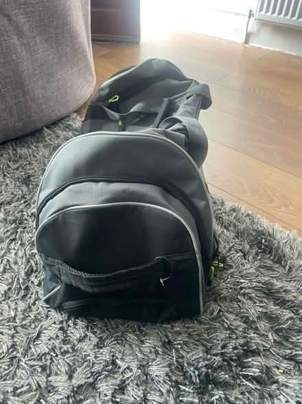 Photo of free Suitcase & large holdall (Sk14eg SK1) #3