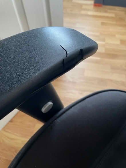Photo of free Gaming/ office chair (CR4 3EB) #4