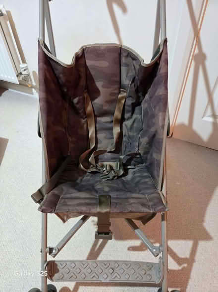 Photo of free Lightweight Folding Baby Stroller / Pushchair (Frog Island LE4) #3