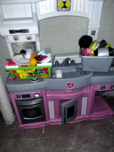 Photo of free Little kitchen with dishes (35 ave Thunderbird) #1
