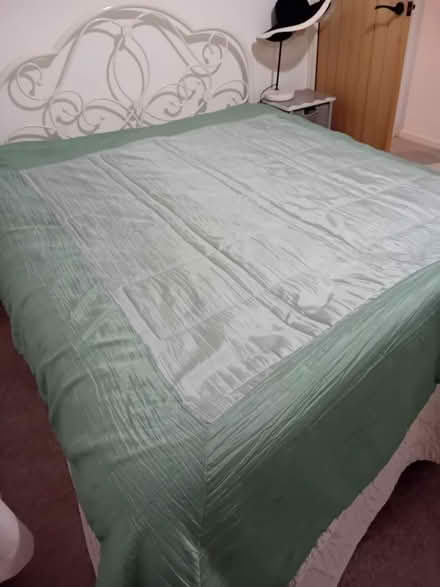Photo of free double duck egg silky throw (Morecambe LA4) #2
