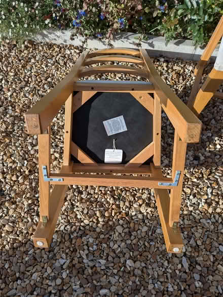 Photo of free a set of 4 matching dining chairs. (Linslade LU7) #2
