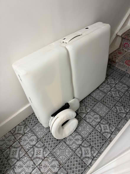 Photo of free Massage / therapy table (Canonbury N1) #1