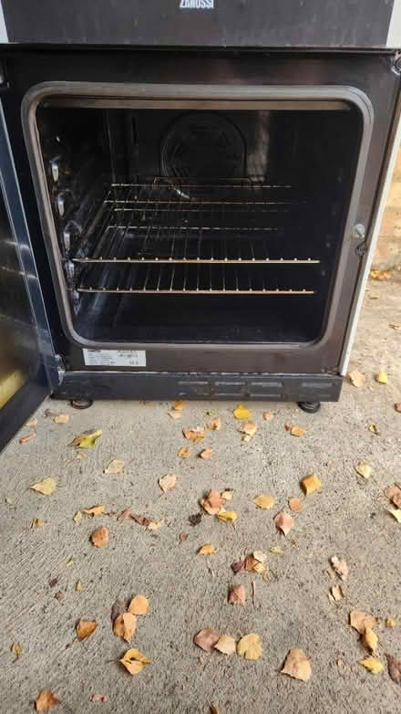 Photo of free Zanussi 50cm cooker (Bracknell RG12) #4