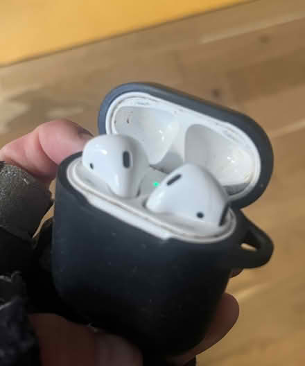 Photo of free airpod (Hackney E8) #2