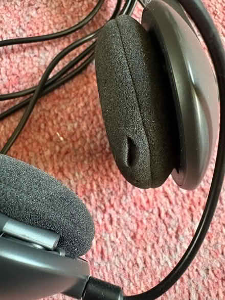 Photo of free USB Headphones with microphone (Tunbridge Wells N. TN4) #2