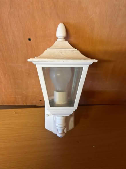 Photo of free Outdoor light (Hanworth TW13) #1