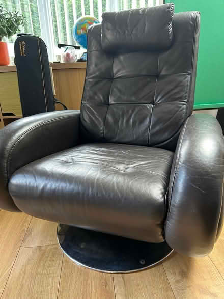 Photo of free Leather Corner Sofa & Leather Swivel Chair - Collection (Narborough LE19) #4