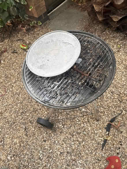 Photo of free Bbq (Cambridge Heath E9) #2
