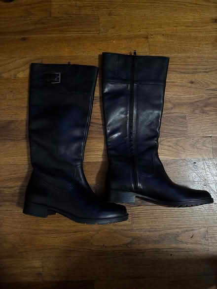 Photo of free Women’s Size 6 Boots (Clason Point Bronx NY) #1
