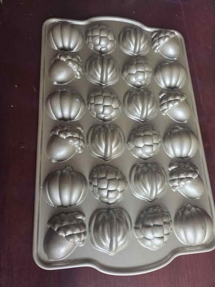 Photo of free Fall cake pan (Burton, Mi) #2