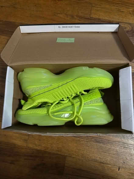 Photo of free Women’s Sneakers - Size 6 (Clason Point Bronx NY) #1