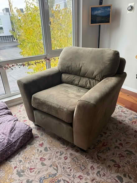 Photo of free Comfy chair (Collage gate) #1