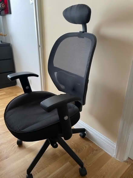 Photo of free Gaming/ office chair (CR4 3EB) #2