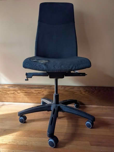 Photo of free Desk chair (Bloor West Village) #2