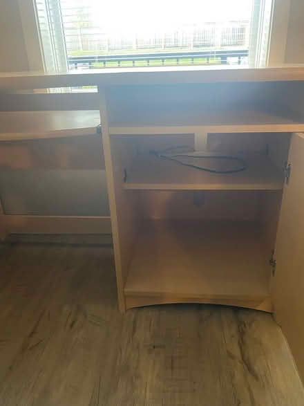 Photo of free Dresser/ desk (865 panet road, Winnipeg) #3