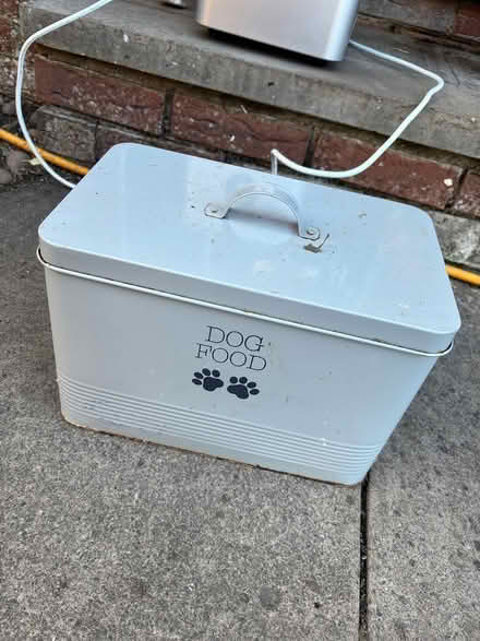 Photo of free Dog food tin (Adeyfield HP2) #1