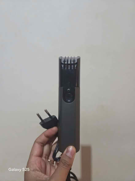 Photo of free Electric Hair Trimmer/Clipper – Good Condition (Frog Island LE4) #2