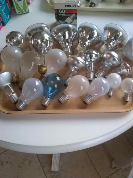 Photo of free 20+ old light bulbs screw fit (Sonning Common RG4) #1