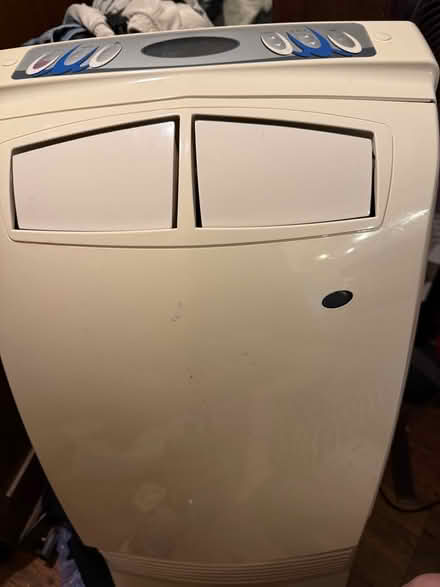 Photo of free 9000 btu air con (Willingdon BN22) #1