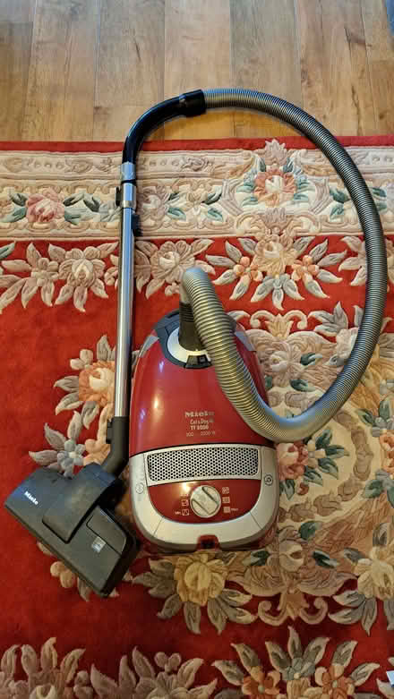 Photo of free Miele Cat&Dog TT 5000 vacuum cleaner (Higher Woodhill BL8) #2