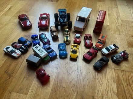 Photo of free Matchbox cars and tracks (Walton Manor OX2) #1