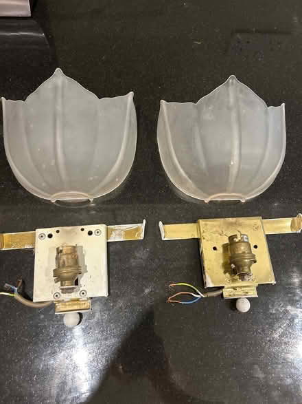 Photo of free A pair of glass wall lights (Tunbridge Wells) #1