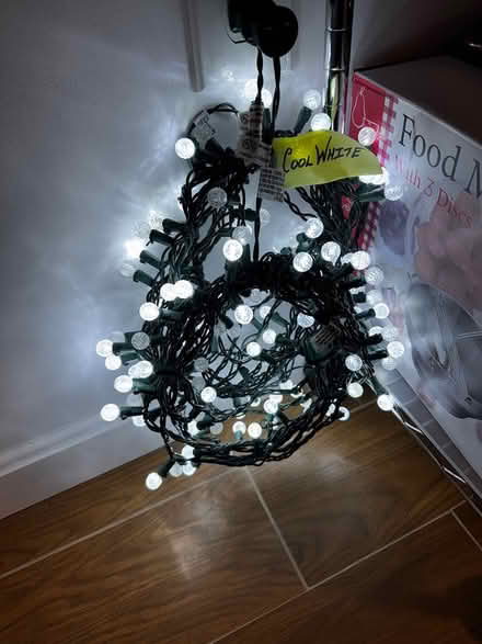Photo of free Cool white outside Christmas lights (Arlington Heights) #2
