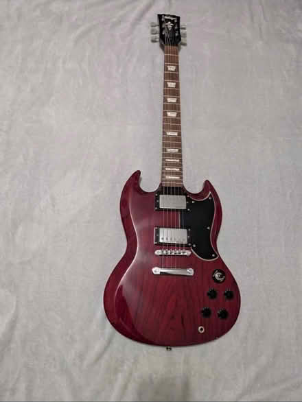 Photo of Electric guitar (Reading, thee mile cross RG7) #1