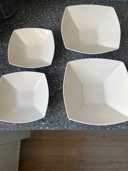 Photo of free Large and small square bowls (Twickenham TW2) #1