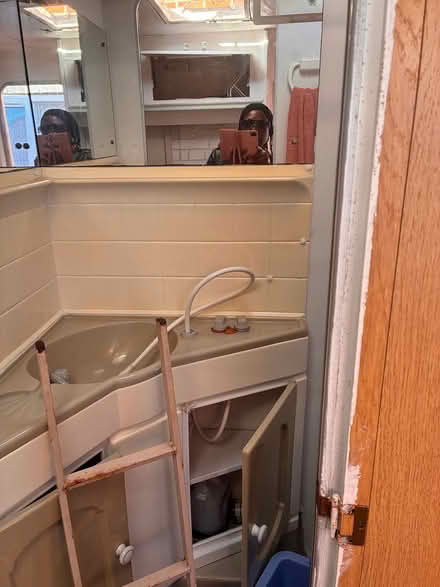 Photo of free 5 Bearth Caravan (Mansfield NG20) #1