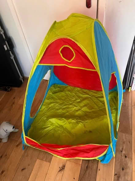 Photo of free Pop-up Play Tent (Hemel, HP3) #1