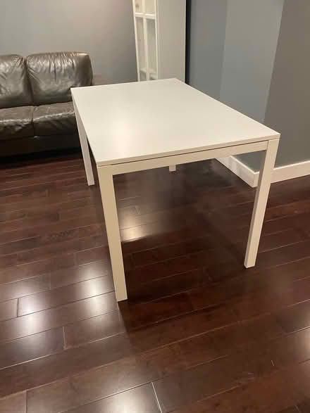 Photo of free White desk (Centretown) #1