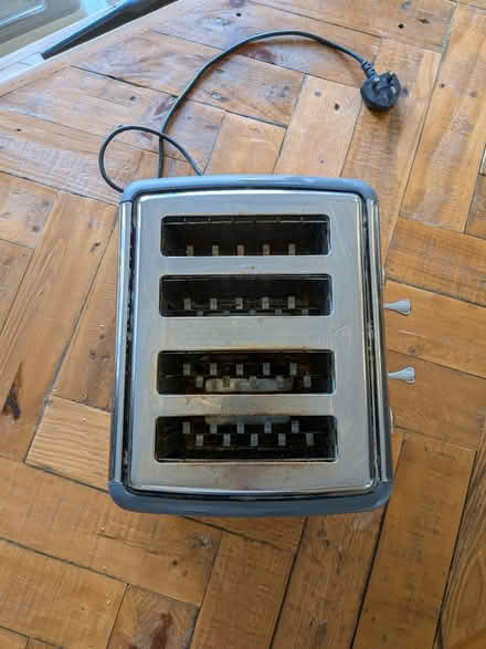 Photo of free 4 slice Breville toaster (Feering) #4