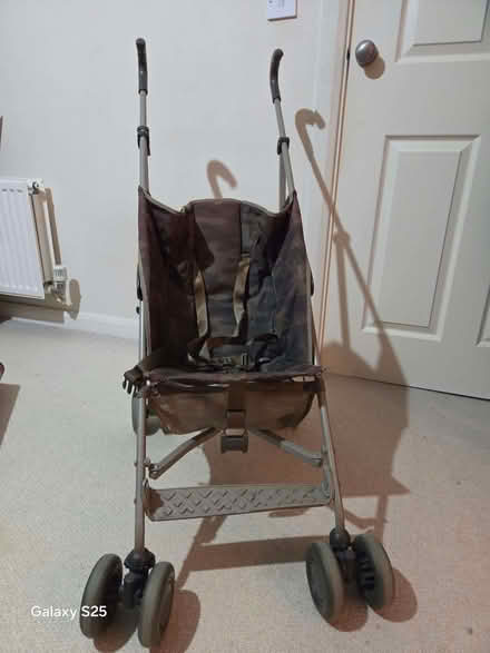 Photo of free Lightweight Folding Baby Stroller / Pushchair (Frog Island LE4) #4